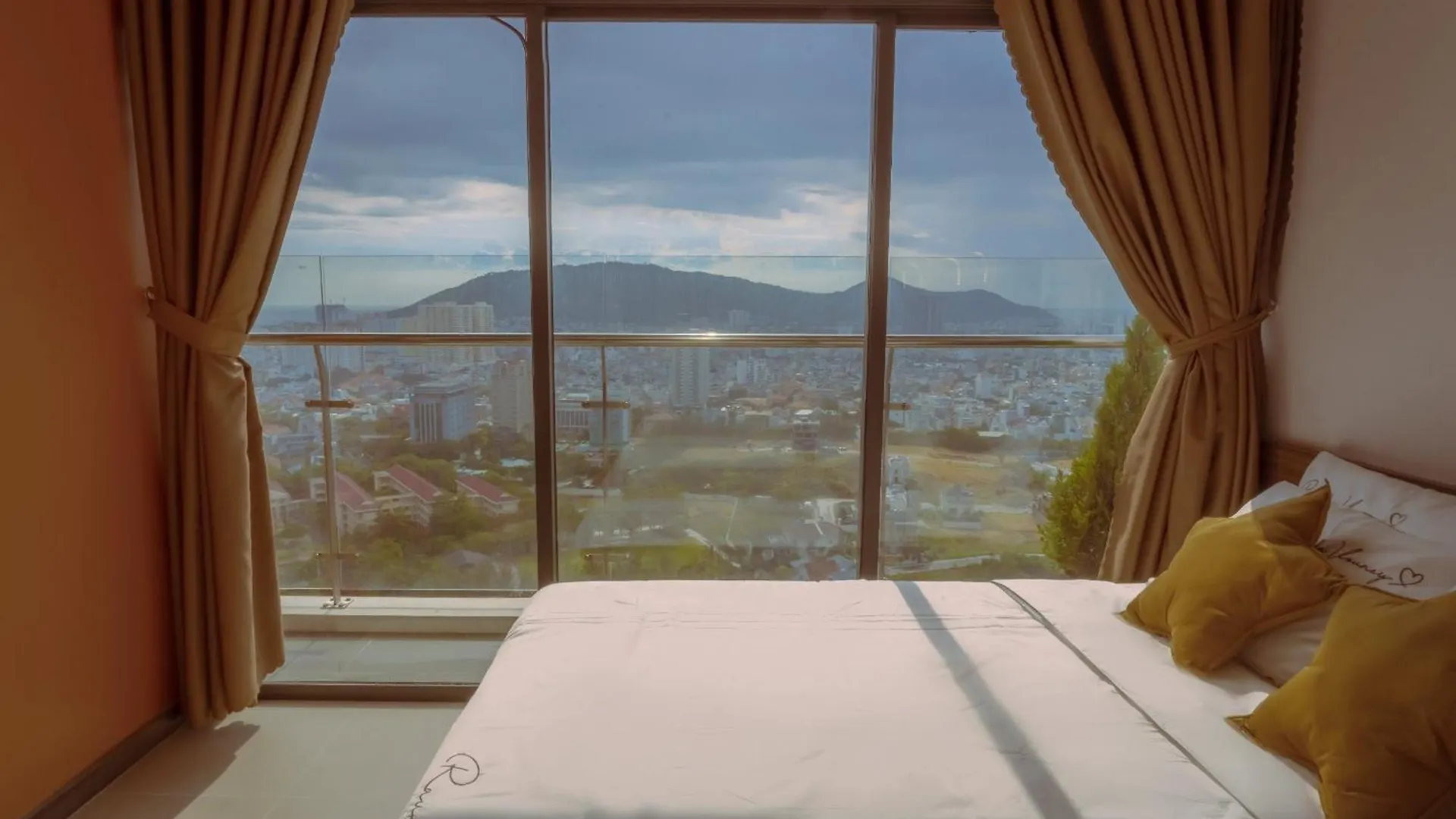Seahorse House - Csj Tower Building, Sea-View & Sea-Walking-Distance Apartment Vung Tau